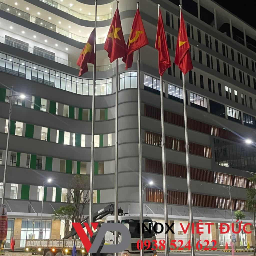 Côt cờ inox ngoài trời