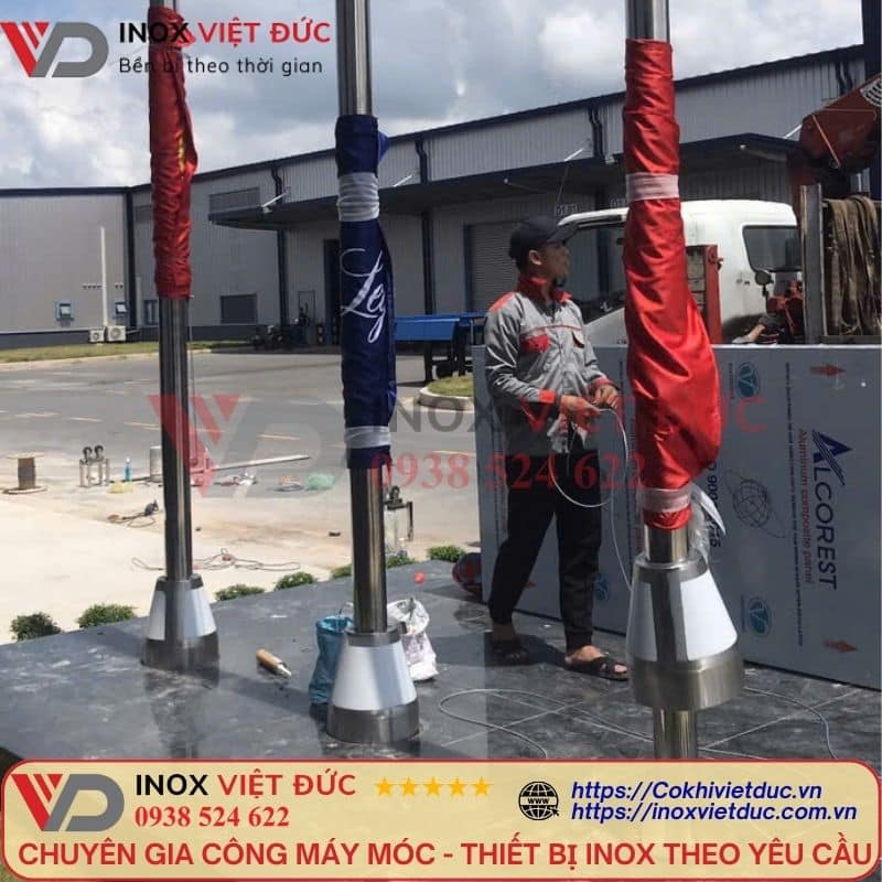 Cột cờ inox 304 cao 7m lắp đặt ngoài trời