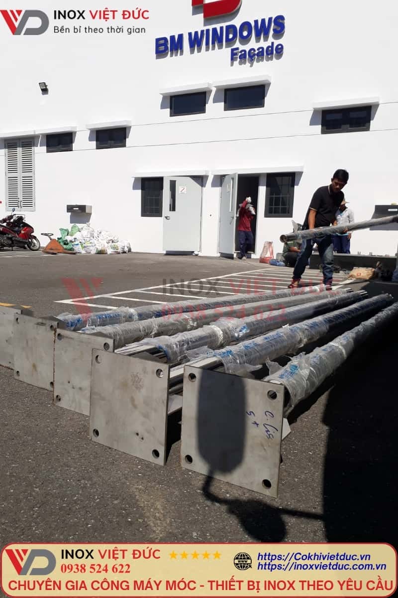 Thi công cột cờ inox ngoài trời