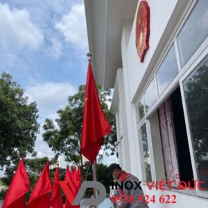 Cột cờ ủy ban