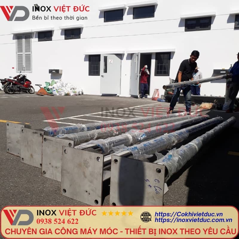 Gia công cột cờ inox 304