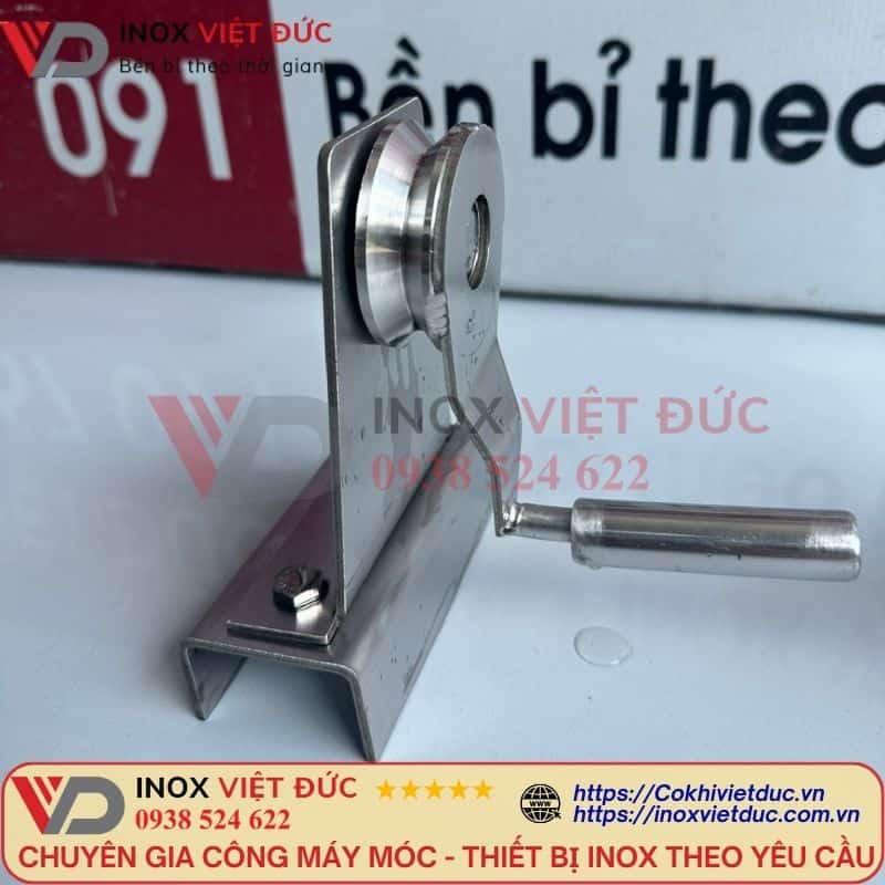 Trụ Cờ - Trụ Cờ Inox 304 38 Tay quay cột cờ